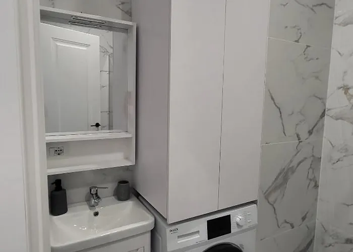 Lulaj's Coastal Flats A * Vlorë