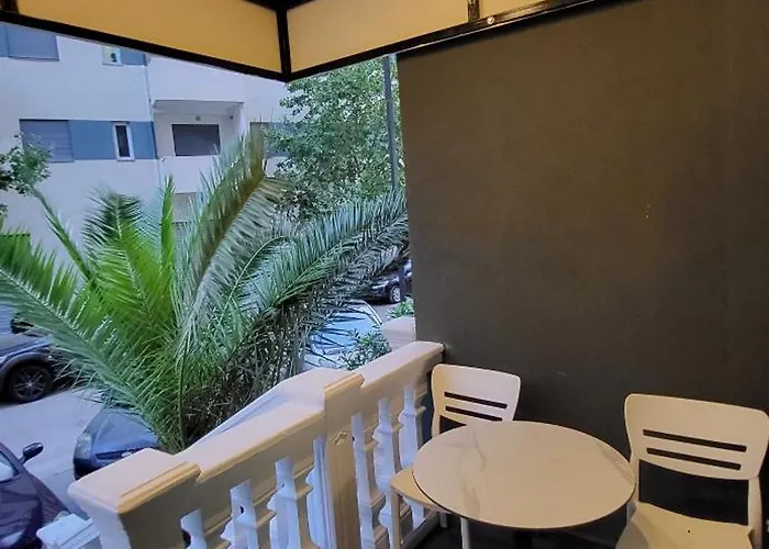 Lulaj's Coastal Flats A *